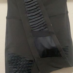 ALO yoga High Waist Moto Leggings
